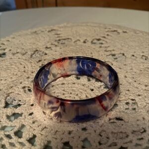 Plastic bangle bracelet